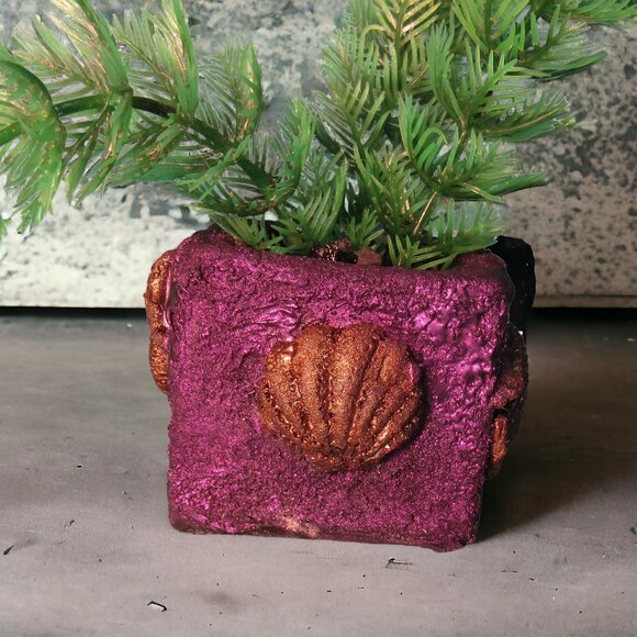 Aquarium Decoration - Purple Sea Animals with Tall Green Plants. - Picture 7 of 7